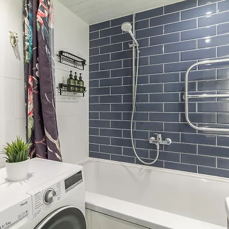 Two-bedroom Near Kadriorg Park & Centre * 탈린