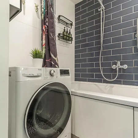 Two Bedroom Close To Kadriorg Park And Center アパート *