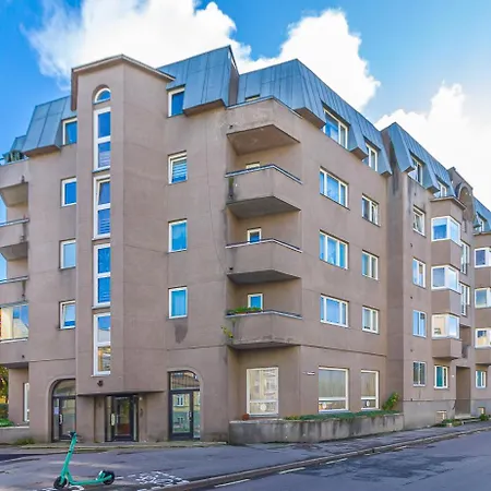 Two-bedroom Near Kadriorg Park & Centre Tallin