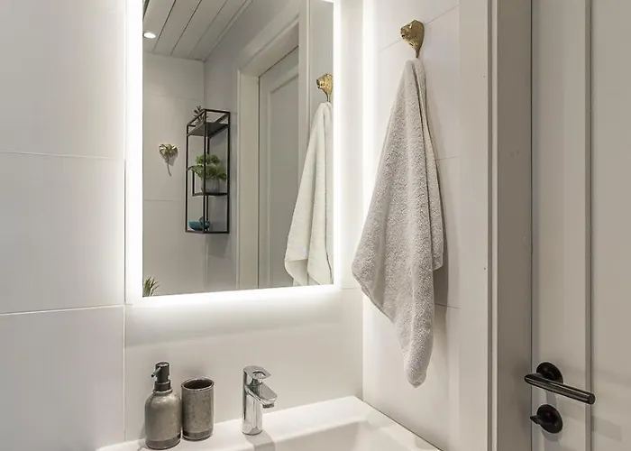 Two Bedroom Close To Kadriorg Park And Center Апартаменты Таллин