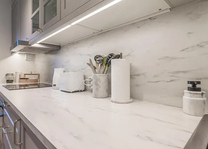 Апартаменты Two Bedroom Close To Kadriorg Park And Center Таллин