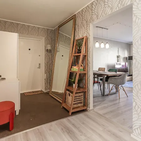 Two Bedroom Close To Kadriorg Park And Center *